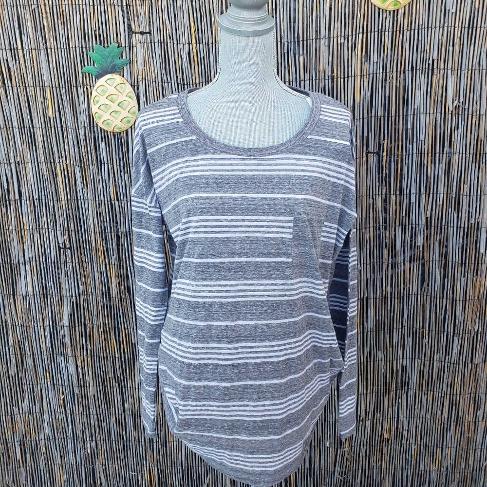 🌺 Liz Lange Maternity Striped long sleeve